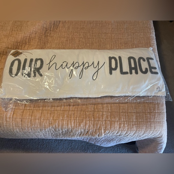 Decorative pillow - Picture 1 of 1